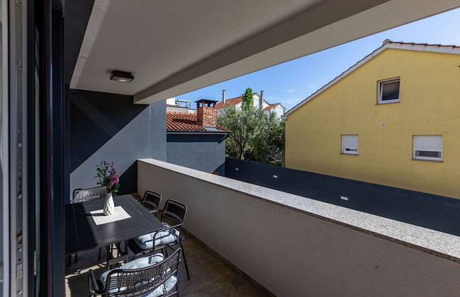 Exquisite Prestige Luxury Apartments With Shared Pool - Photo 46