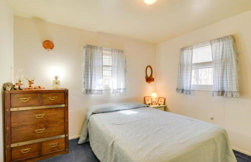 Mountain Retreat with Loft, Fire Pit, and Grill - Foto 17