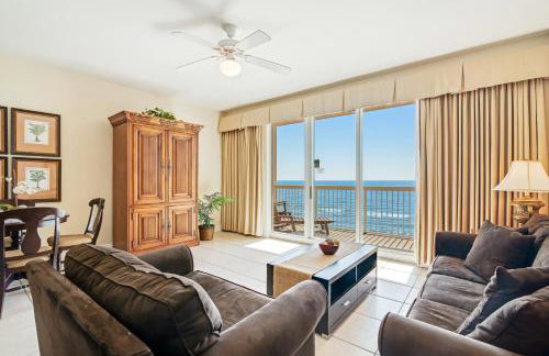 High-rise condo with pool & ocean views - walk to the beach - Foto 8