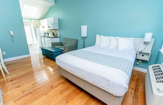 Edgewater Beach Resort, a VRI resort - Photo 7