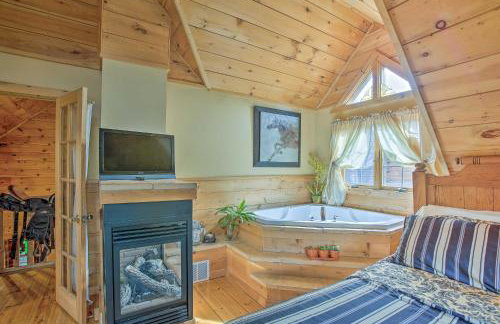 Resort Cabin with Fire Pit Golf, Hike and Play! - Foto 19