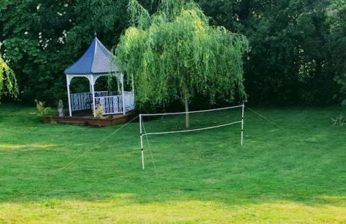 The Nook located in a beautiful garden setting with parking - Foto 19