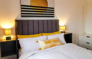 Bee At Home - Photo 2