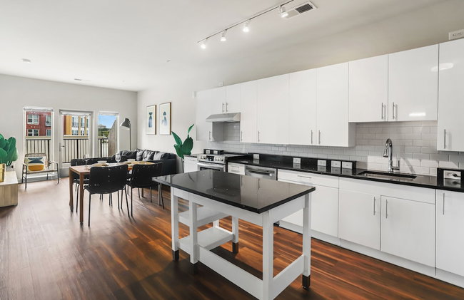Huntington Apartments near Huntington Metro - We Host - Photo 30