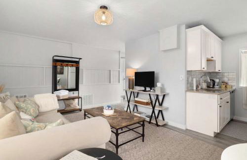 Downtown location Near the Beach Dog Friendly - Photo 1