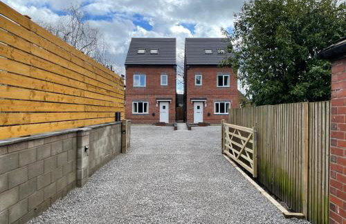 Brand New High Spec House with Parking & Wi-Fi By Home Away From Home - A - Foto 4