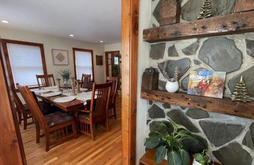 Large, Comfortable & Conveniently located Home - Foto 14