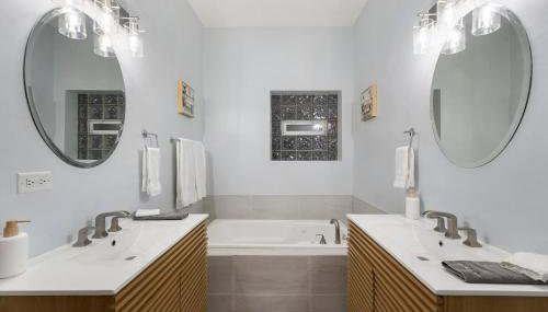 Medical District 2BR with Jacuzzi & Parking - Foto 4, towels