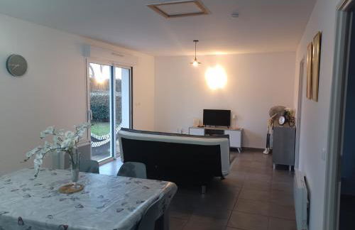 Maison individuelle neuve plein pied avec terrasse et jardin clos 10minutes a pied de la plage - Foto 28