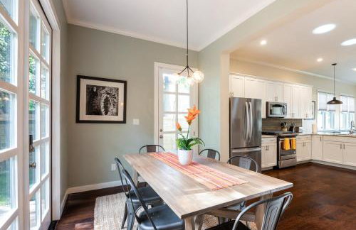 Discover the Riverwalk from New Craftsman Family Home - Foto 17