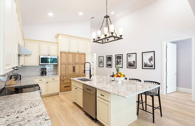 Imola: Newly Remodeled Pool Home Minutes from Vanderbilt Beach. Family-Friendly Retreat with 4 BR, 3.5 Bathrooms, and Private Screened Pool. Perfect Location Near Mercato and Naples Attractions - Foto 34