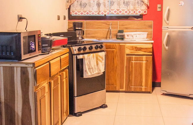 Aloj Entero 1km Juan Santamaría Airport - Foto 23