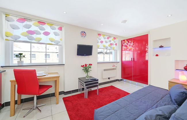 Baker Street Suites - Photo 9