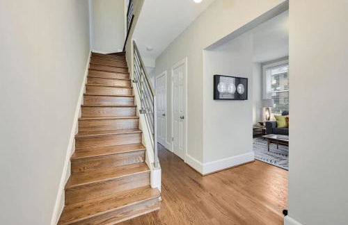 Mid-Century Townhome Steps from Restaurants #DCottage - Foto 20