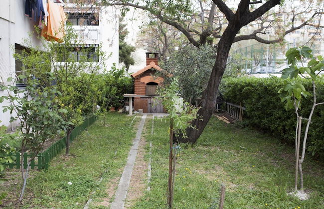 Cozy apt Within Walk Distance to Center and Beach - Photo 24