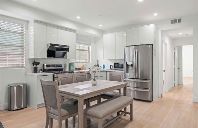 Not Affected by the Fire/modern Spacious Home With Parking & Fully Equipped Kitchen #3 - Foto 27