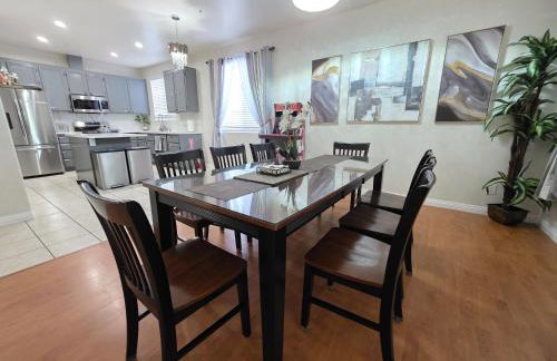 Newly Listed Family Friendly Fontana House - Photo 4