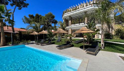 Suite Villa Domos & SPA - Foto 1, Garden, sunbed, Garden view