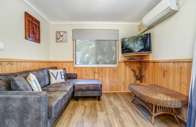 Seven Mile Beach Holiday Park - Photo 22