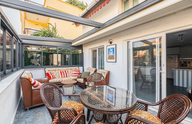 Villa With Terrace Right by the Sea in Urla - Photo 17