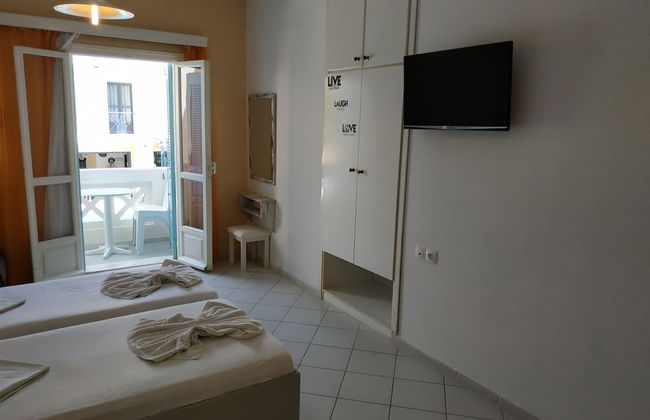 Renia Studios Standard Studio Overlooking the Swimming Pool - Foto 20