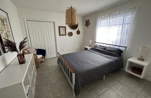 Miami's Cozy Tropical Getaway - Photo 9