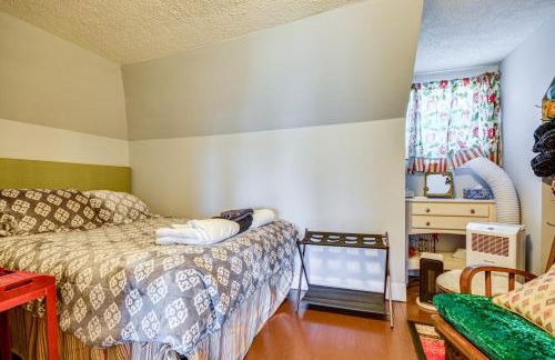 Storybook Craftsman Home with Private Hot Tub! - Foto 4