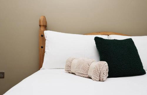 Modern Comfort 4 Bedrooms and Great Location - Foto 48