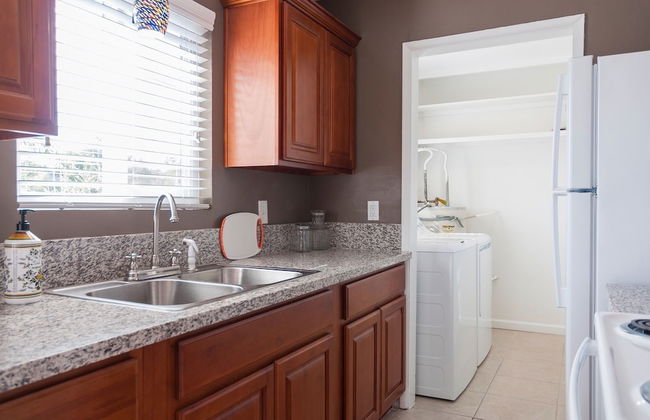 Longer Stay for Travelers Blocks from Hospital and Downtown Security Gates - Foto 19