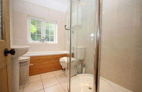 Hollyhocks Cottage surrounded by beautiful Cornish countryside. - Foto 23