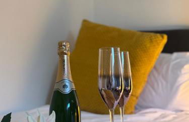 Stylish 3-Bedroom Home, Patio & High-Speed Wi-Fi - Foto 22