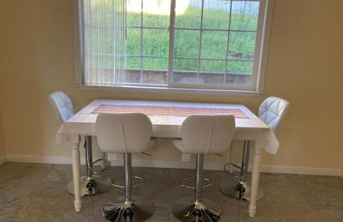 Separate Unit with 2 Bedrooms/One Bathroom in Pleasant Hill - Foto 7