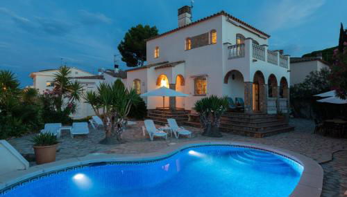 Detached Villa with Private Pool - Foto 2