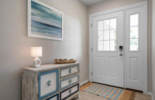 Serenity by the Sea! Cozy pool home with putting green & fire pit! - Foto 30