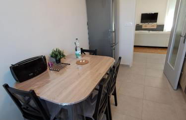 Le 8 - Appartement 2 chambres calme, tout confort, parking privé gratuit, à 2 pas des Allées Provençales - Photo 8