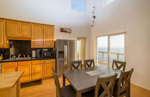 Exquisite Oceanview! by OceanviewHotTubs Oceanfront! Shelter Cove, CA Tesla EV station - Foto 25