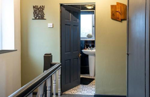 Stylish 3 bedroom Wigan House sleeps 7 - Foto 6