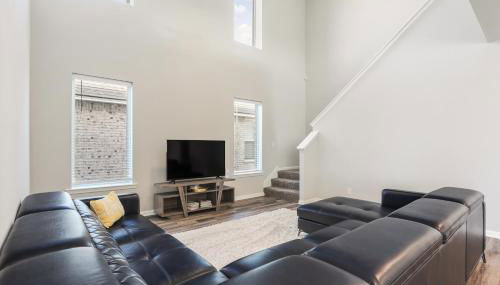 5BR 3BA Waterfront Home Near Highway and Area Attractions - Foto 3