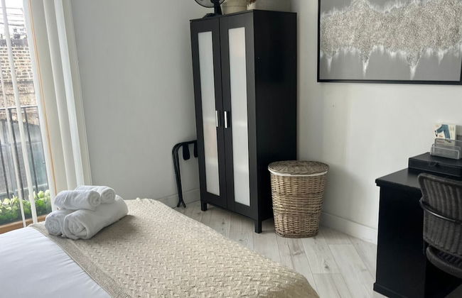 Notting Hill 2-bed Apt With Balcony, 1 min to Tube - Photo 9