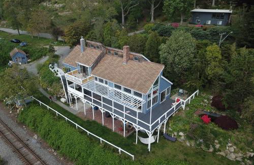 Riverfront Home with a View! - Foto 8