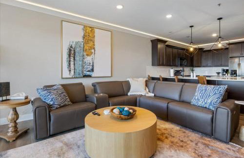 Upscale Lakeside Condo with Extraordinary Amenities at Topsider in Osage Beach 19mm - Photo 9