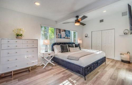 Friendly Fox Luxury Pool & Spa - Near DT & Beach home - Foto 34