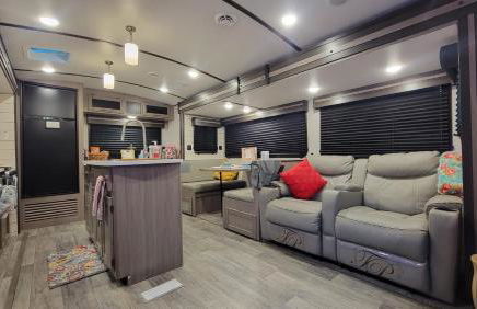 River RV, Romance Glamping Pup Paradise Riverside - Foto 2