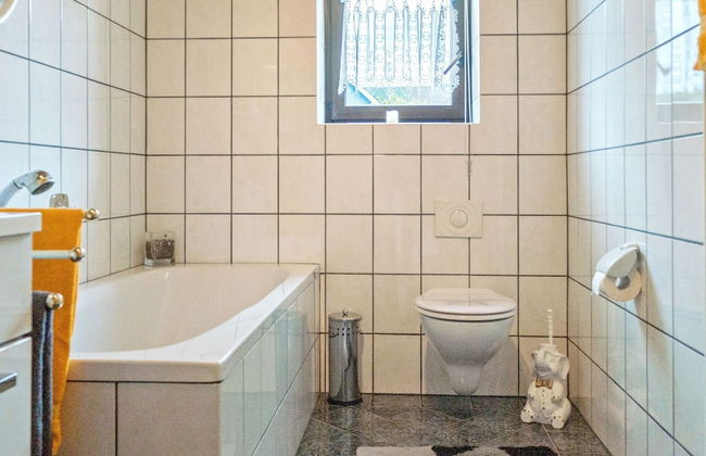 Garden View Apartment in Erzgebirge near Forest - Foto 16