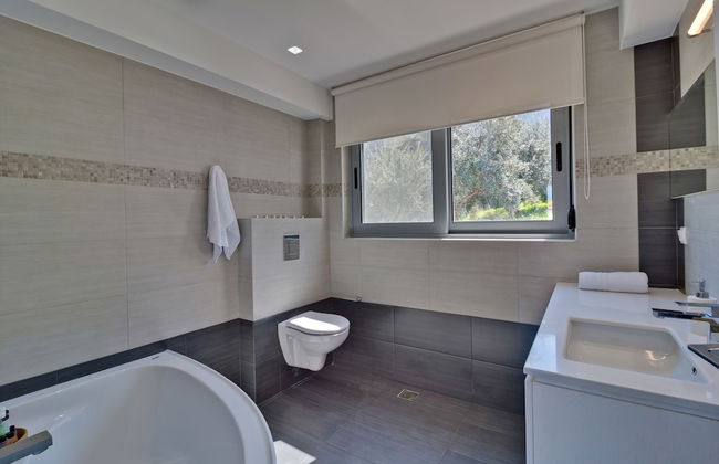 Asterios Villa - Photo 6