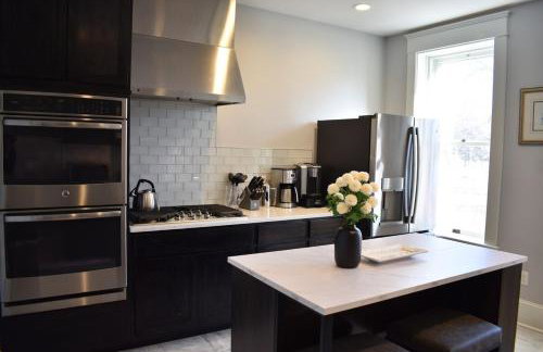 Historic Manor Overlooking Park - Foto 30