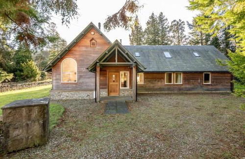 Scenic Oaklodge with wood burner - Photo 33