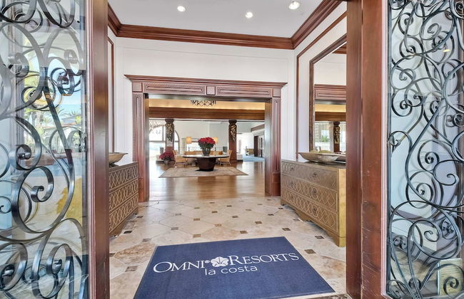 Southern Exposure w/ Private Balcony - Foto 3