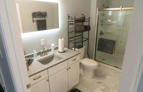 Modern 3BDRM, Renovated, Spacious & Central - Foto 2