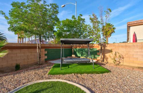 Stylish King with optional bunk or Work Desk w/TV - Foto 14